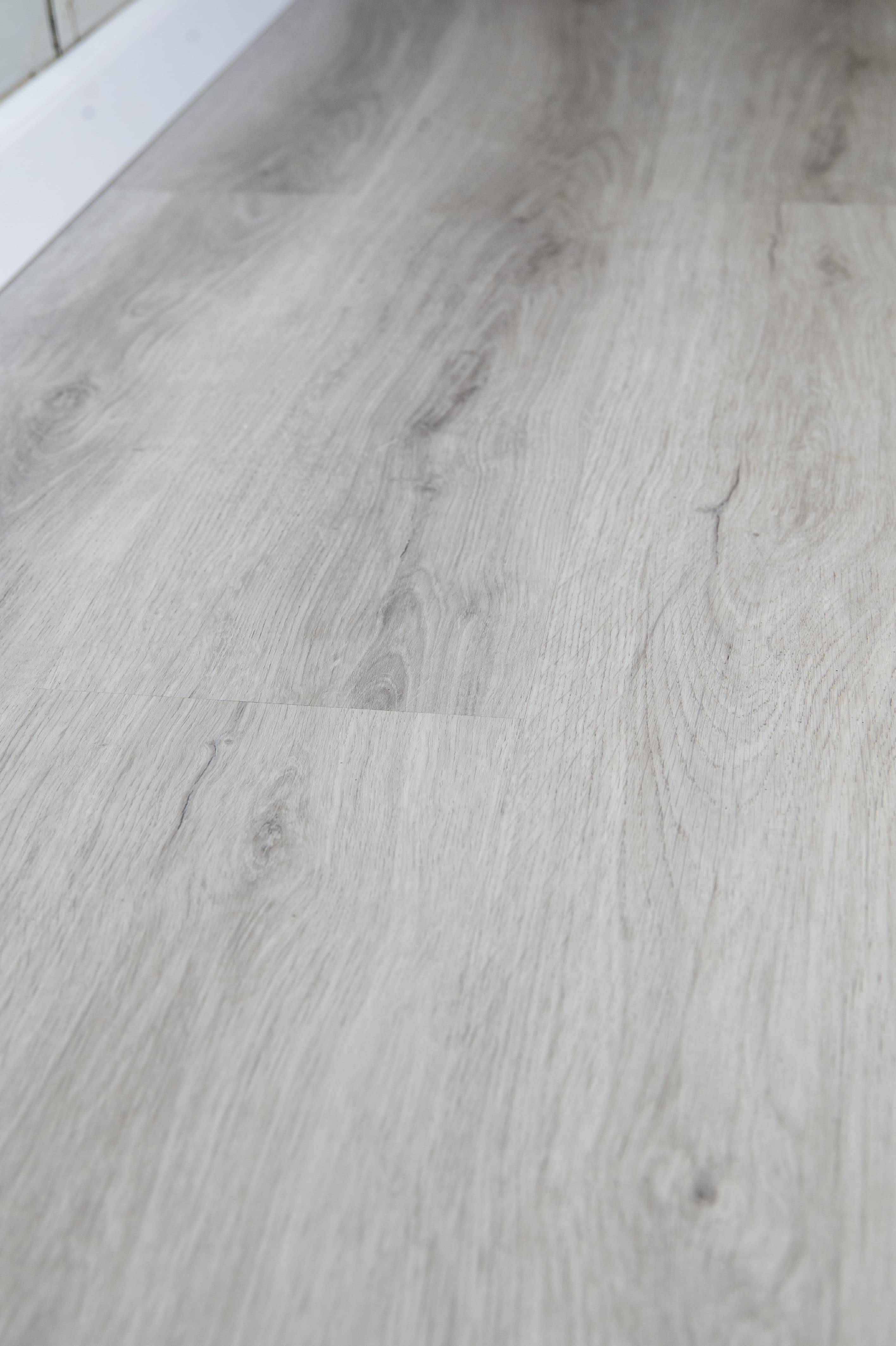 SUELO SPC GRIS CENIZA CLICK VINILICO